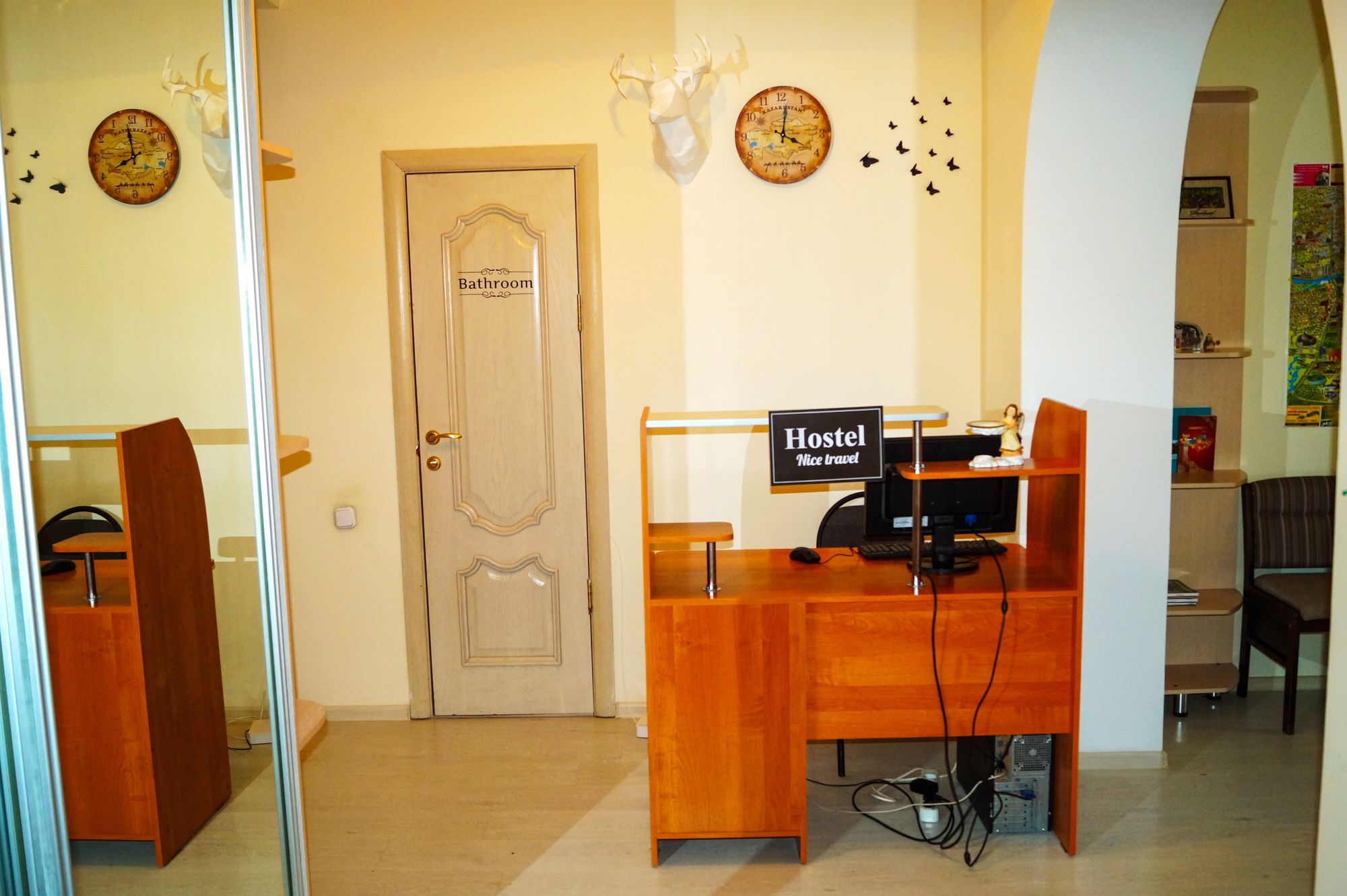 Hostel Nice Travel Astana Exteriör bild